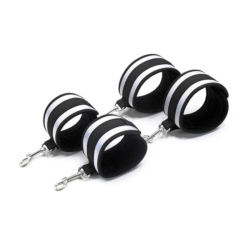 Menottes BDSM Poignets Néoprène Confort Crochet Métal - Ohmama Fetish